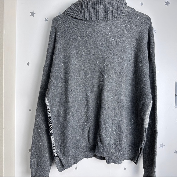 Holiday sweater size M  New with tag. grey & white& black - Picture 2 of 10